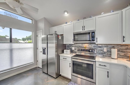 Biggar House | 3-bed house in fabulous Fort Myers with WiFi, AC, 6 miles from the Airport.