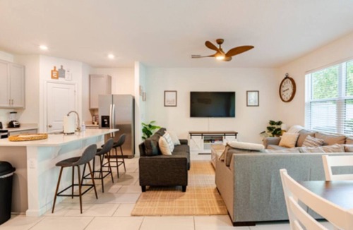 Greenacres House | 3 bedroom 2.5 bath townhome in West Palm Beach