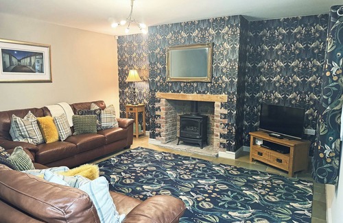 Stanley Cottage | 3 bedroom accommodation in Tantobie, Stanley