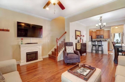 Dixon Park Cottage | 3-bedroom cottage in charming Savannah with private parking!