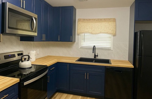 Ozark House | 3-bedroom home in charming Ozark with fitness room. Start relaxing