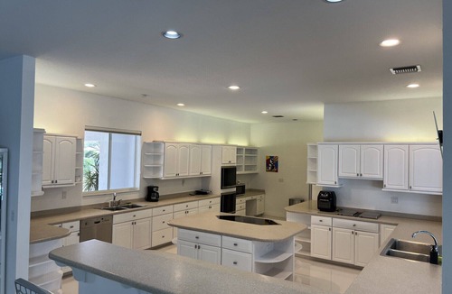 Davie House | 3-bedroom in Davie . WiFi, AC. Pool ,near to Sawgrass Mall, Hard Rock ,F Garden,