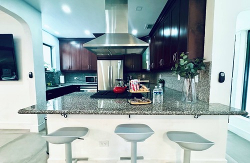 Biscayne Park Villa | 3-bedroom Lovely and Modern Miami Pool Home near to beach.