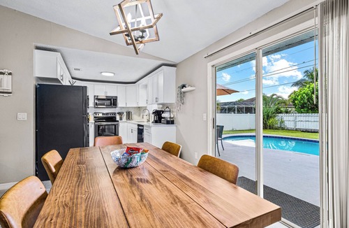 Port Saint Lucie House | 3-bedroom vacation home 12 minutes from Port St. Lucie Botanical Gardens