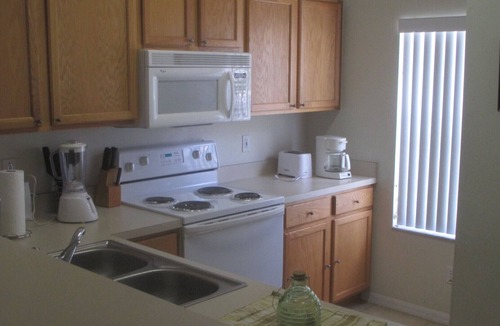 West Kissimmee House | 3 Br / 2 1/2 - 5 minutes from Disneyworld - Beautiful Townhome and Resort!