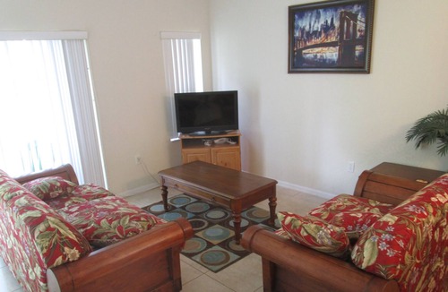 West Kissimmee House | 3 Br / 2 1/2 - 5 minutes from Disneyworld - Beautiful Townhome and Resort!