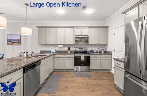 Gainesville House | 3 BR/2.5 BA, Pets OK, Near NGMC, Longer Stays OK, In-Unit W/D