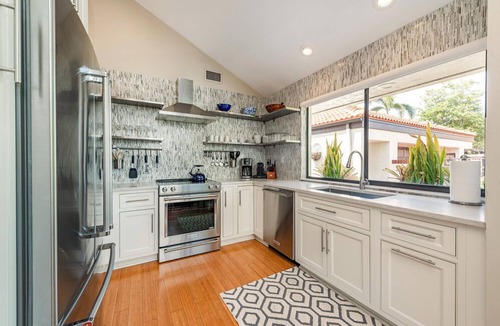 Pelican Bay Villa | 3 BR Villa w/private pool in Pelican Bay. Walk to the beach and Waterside Shops