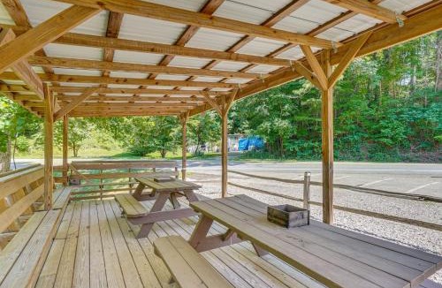 Robbinsville House | 3 Mi to Lake Santeetlah! Rustic Apt w/Decks