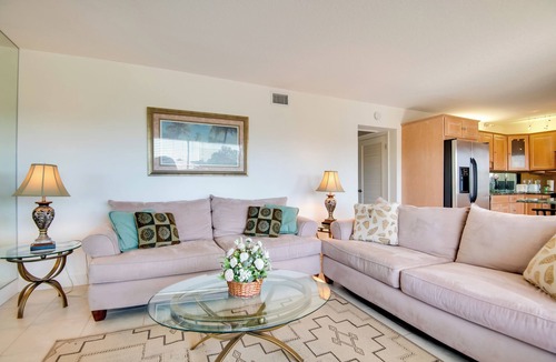 Vero Beach Apartment | 3 Mi to Ocean: Riverfront Apartment in Vero Beach!