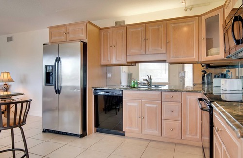 Vero Beach Apartment | 3 Mi to Ocean: Riverfront Apartment in Vero Beach!