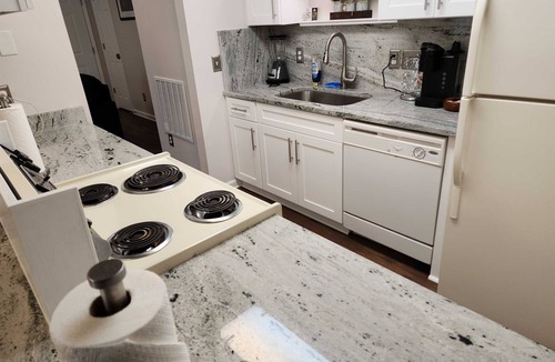 Tallahassee Apartment | 3 miles to FSU-Midtown Luxe-Comfy High end beds
