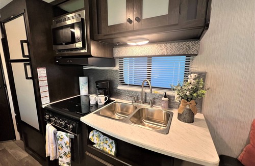 Toilla Segunda House | 3 Min walk Pensacola Beach - Bubbly on the Beach!