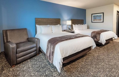 Deep Creek Hotel | 3 Minimalist Units w/Full Kitchenette & Free Parking | 4.8 Mi to Harborwalk