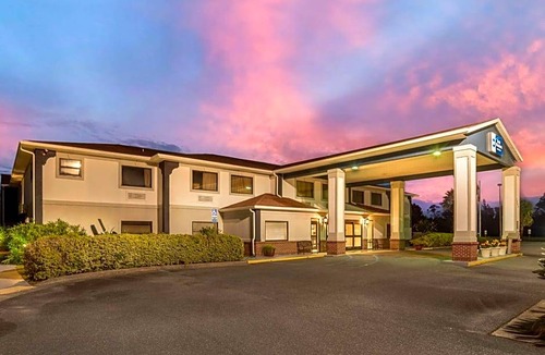 Crawfordville Hotel | 3-Star Hotel ∙ Best Western Wakulla Inn & Suites