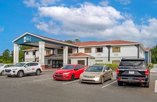 Crawfordville Hotel | 3-Star Hotel ∙ Best Western Wakulla Inn & Suites