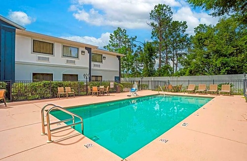 Crawfordville Hotel | 3-Star Hotel ∙ Best Western Wakulla Inn & Suites