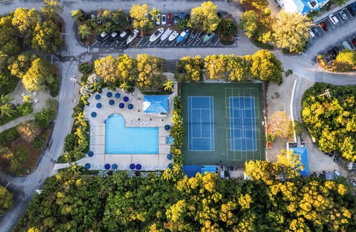 Tavernier Apartment | 3 Units with Ocean View, Full Kitchens, Perfect for Groups! Outdoor Pool!
