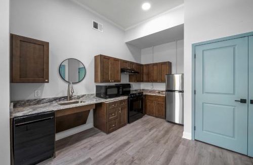 Conway House | 300 Laurel Lofts Unit 1