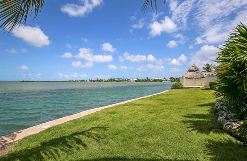 Bay Point House | 302 m² House ∙ 5 bedrooms ∙ 18 guests