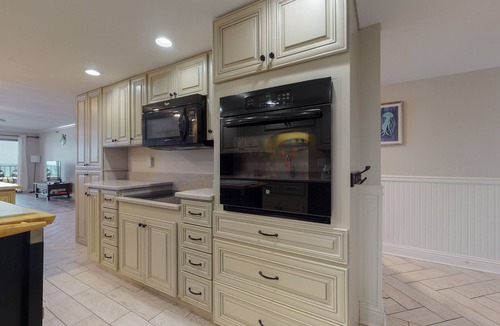 Fort Walton Beach Condo | 307 Surf Dweller by Alicia Hollis Rental FREE ADVENTURES $300/Day