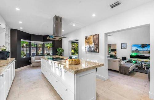 Northeast Coconut Grove House | 313 m² House ∙ 5 bedrooms ∙ 12 guests