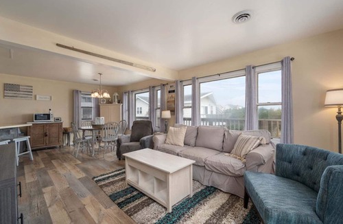 South Nags Head House | 319 Wrap-Around Decking and Deeded Beach Access!