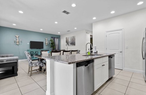 West Kissimmee Cottage | 320-6-pc-pet Friendly 6 Bedroom Home With Game Room