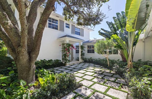 Southside Villa | 3200 m² Villa ∙ 4 bedrooms ∙ 8 guests