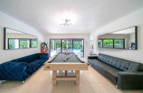 Golden Glades Villa | 325 m² Villa ∙ 7 bedrooms ∙ 18 guests