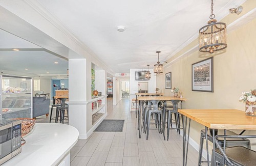 Tallahassee House | 350 m² Motel ∙ 127 guests