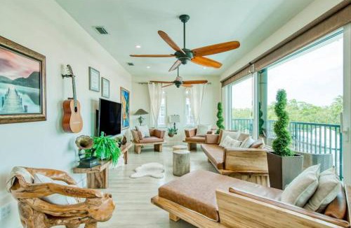 Twin Lakes Apartment | 350A Waterfront Oasis with hot tub