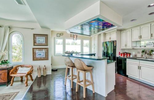Twin Lakes Apartment | 350A Waterfront Oasis with hot tub