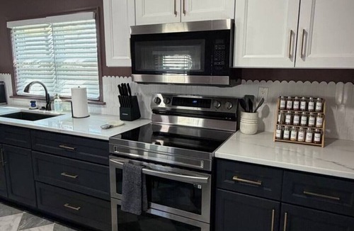 Danville House | 3bd/1.5bth-NEW Cottage Retreat-2 mi from casino