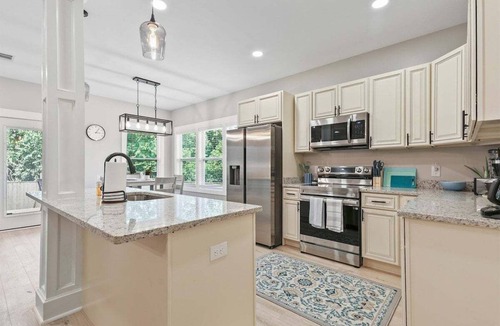 Midtown House | 3bd/2ba Savannah Home * Built 2025 * Dogs Welcome