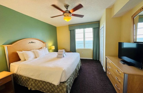 Daytona Beach Resort | 3BD/Daytona - Beach, Pools, Lazy River, Bar, Slides