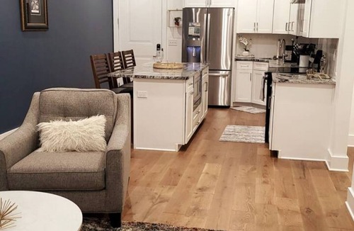 Inglewood Condo | 3Bed-3BA Luxury-Rooftop Deck-No Steps-WIFI-King Bed-Ensuite Baths-5 mins to Opry
