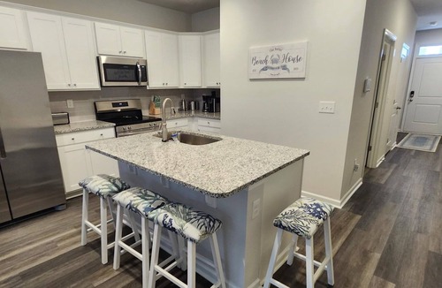 Ocean Isle Beach House | 3BR/2.5BA Townhome Sleeps 8, Near Sunset and Ocean Isle Beach