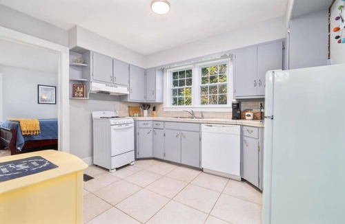 Jonesborough House | 3BR, 2BA house steps from historic Jonesborough
