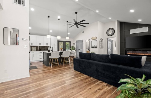 Belvedere Park House | 3BR/3BA GROUP HOME - World Cup Perfect! - Sleeps 8