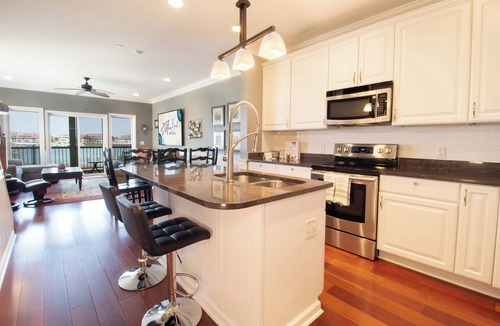 Waters Edge Condo | 3br/3ba River Views Pool and Dock Access~ River Walk