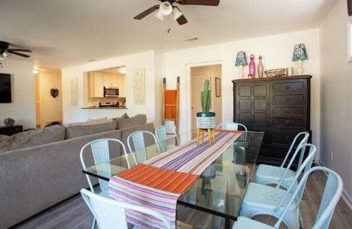 Savannah House | 3BR Island Oasis close to Tybee!