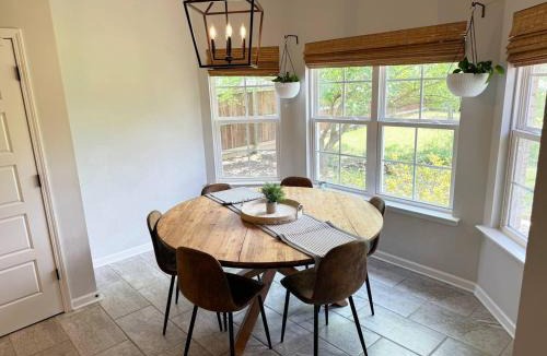 Southaven House | 3BR w/Pool Table & Ping Pong - Near Snowden