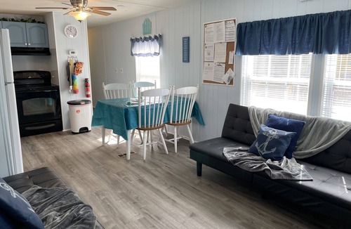Garden City Cottage | 3MN WALK TO THE BEACH, GATED PARK, GOLF CART