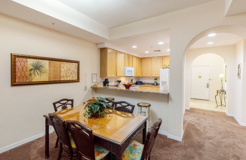 West Kissimmee Condo | 3rd floor condo w/ sauna, shared pools, balcony, gym, hot tub, near theme parks