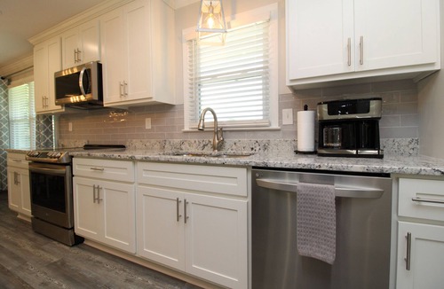 Cartersville House | 4 Bed/3 Baths Cartersville Convenient Stepless Ranch fast WIFI & cable/streaming