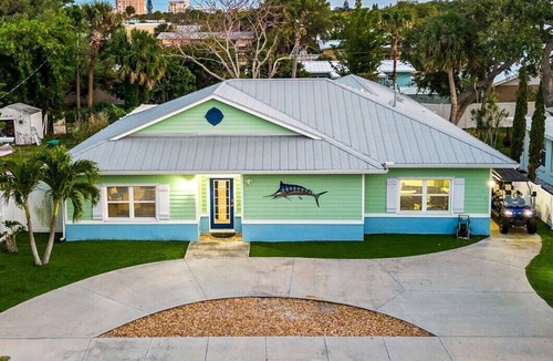 Port Canaveral House | 4 Bed 4 bath Beach House Slps 15! Htd Pool, Hot tub, Pool/Ping Pong, Golf Cart