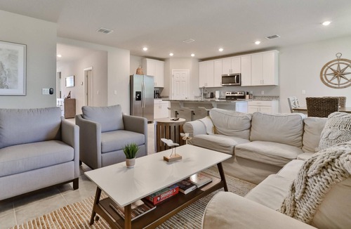 Glencoe House | 4 bedroom 3 bath brand new home with garage!