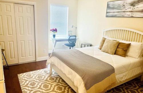 Tampa House | 4- Bedroom Bucs House in the Heart of Tampa Bay