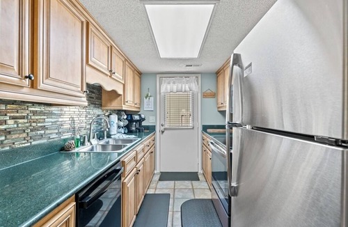 Myrtle Beach Cottage | 4 Bedroom Cottage with a short walk to the Beach